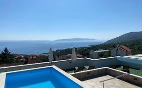 Apartment Stella - Heated Rooftop Swimming Pool